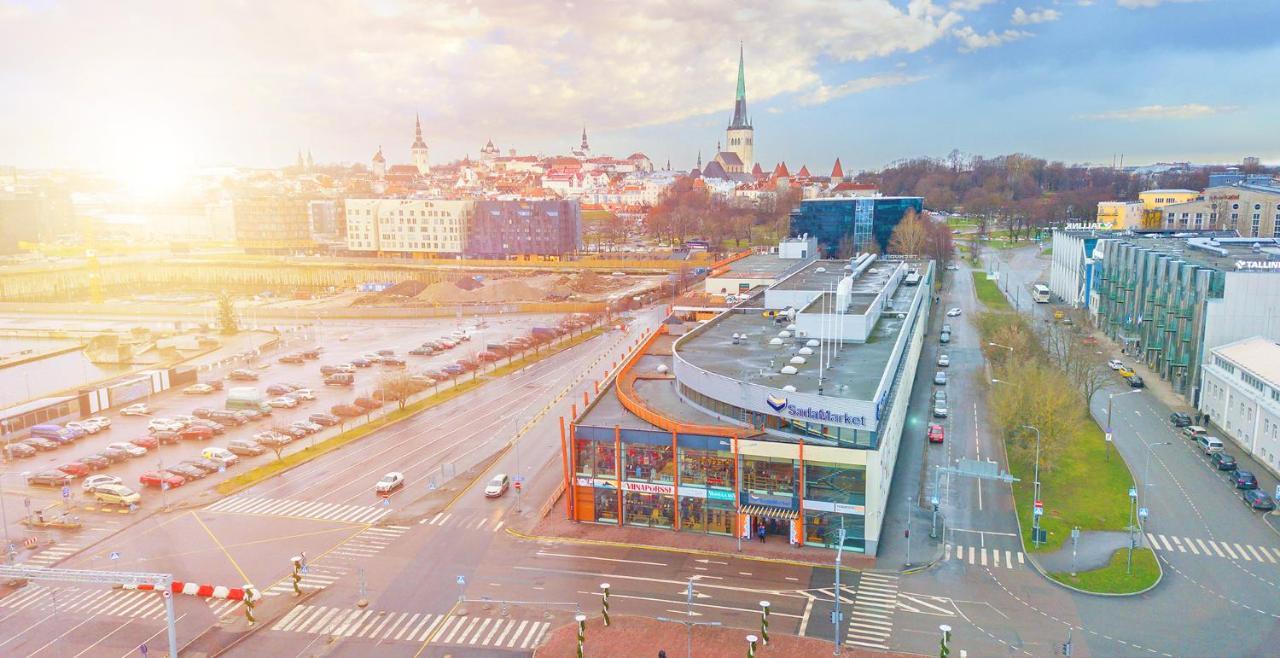 Adoryal Hotell Таллин Экстерьер фото
