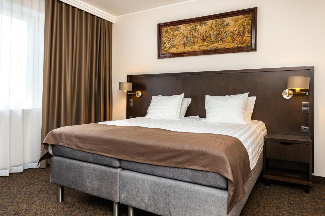 Adoryal Hotell Таллин Экстерьер фото