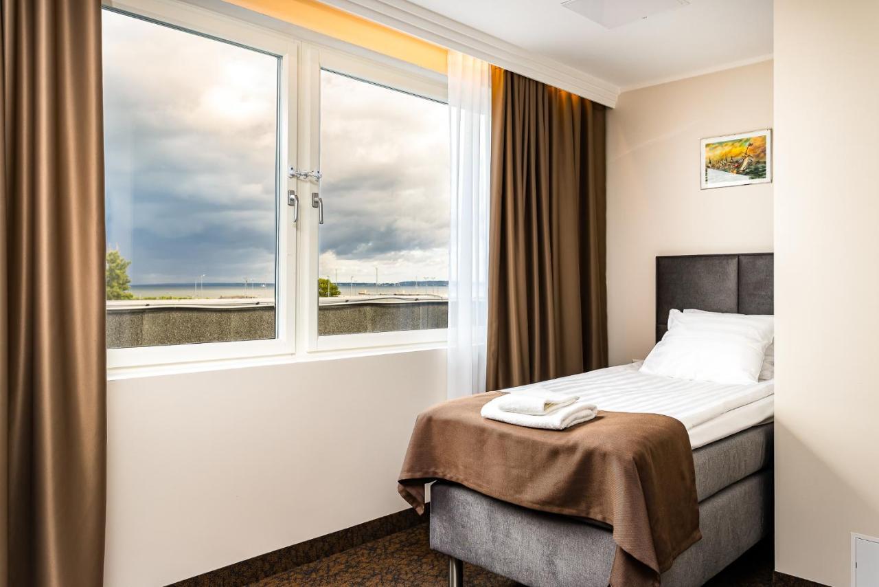 Adoryal Hotell Таллин Экстерьер фото
