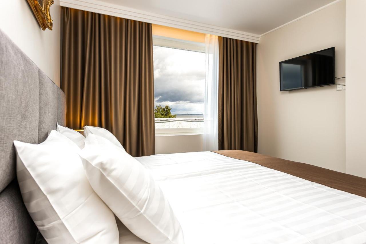 Adoryal Hotell Таллин Экстерьер фото