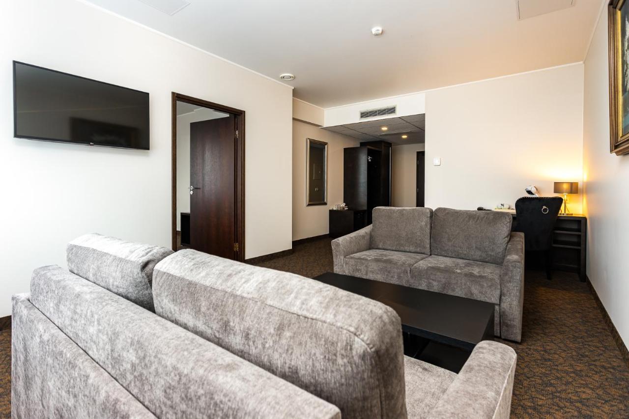 Adoryal Hotell Таллин Экстерьер фото
