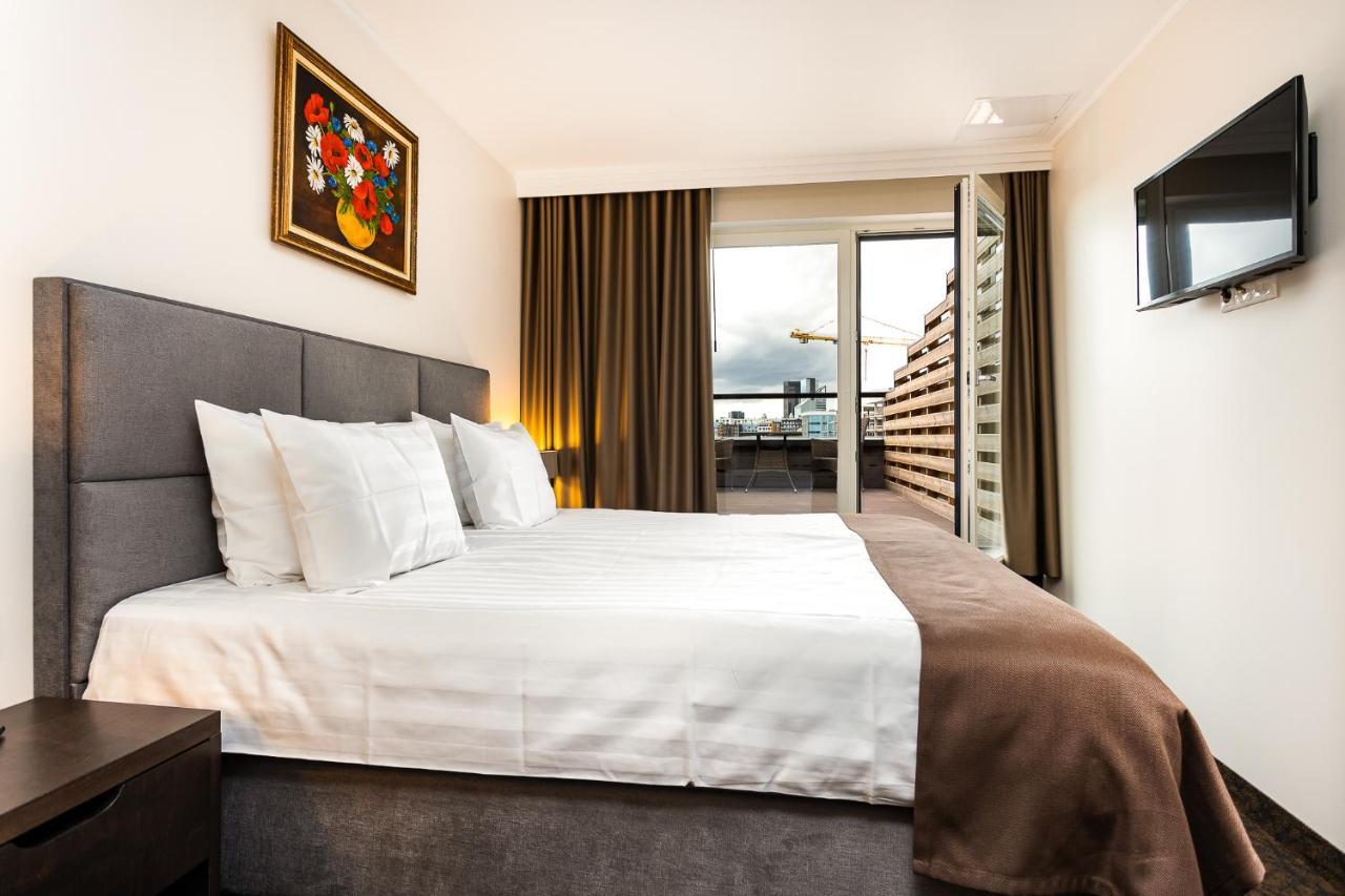 Adoryal Hotell Таллин Экстерьер фото