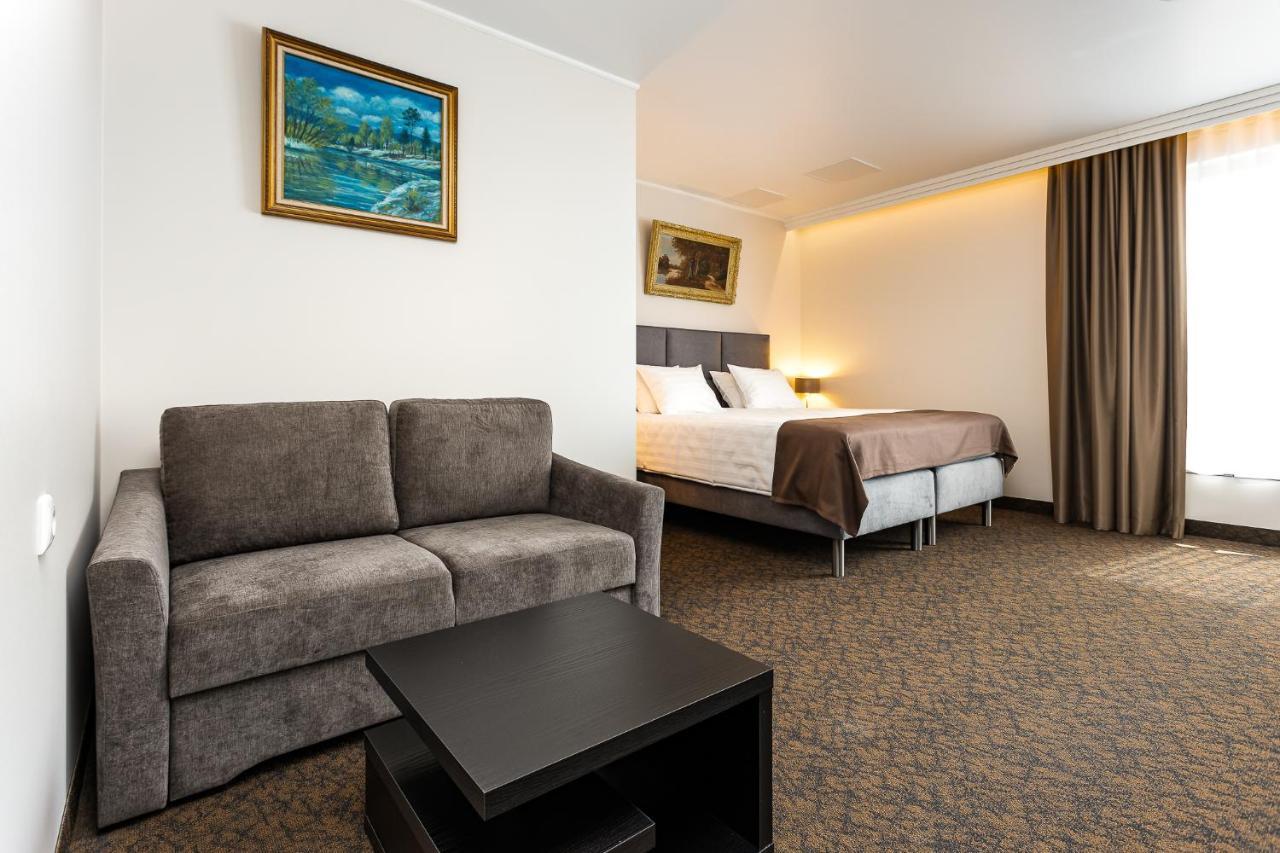 Adoryal Hotell Таллин Экстерьер фото