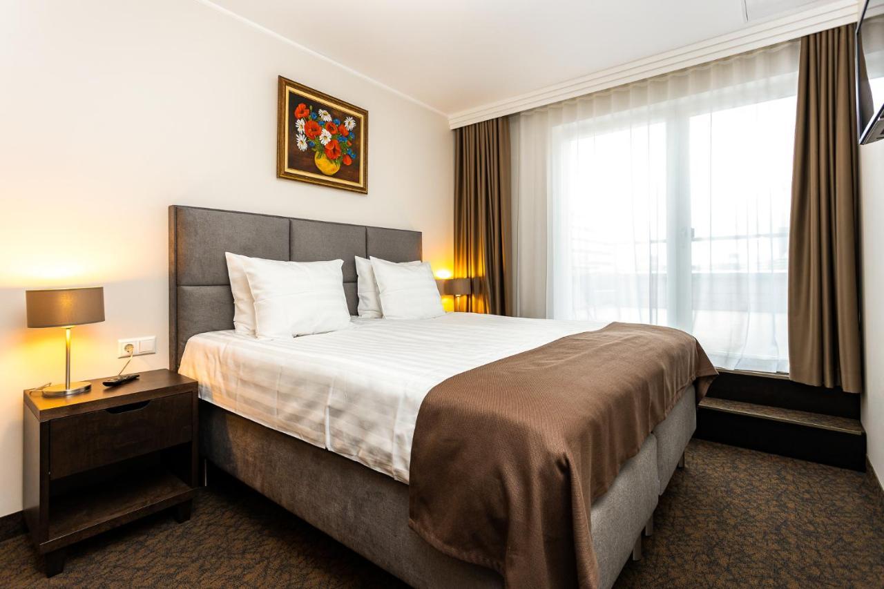 Adoryal Hotell Таллин Экстерьер фото