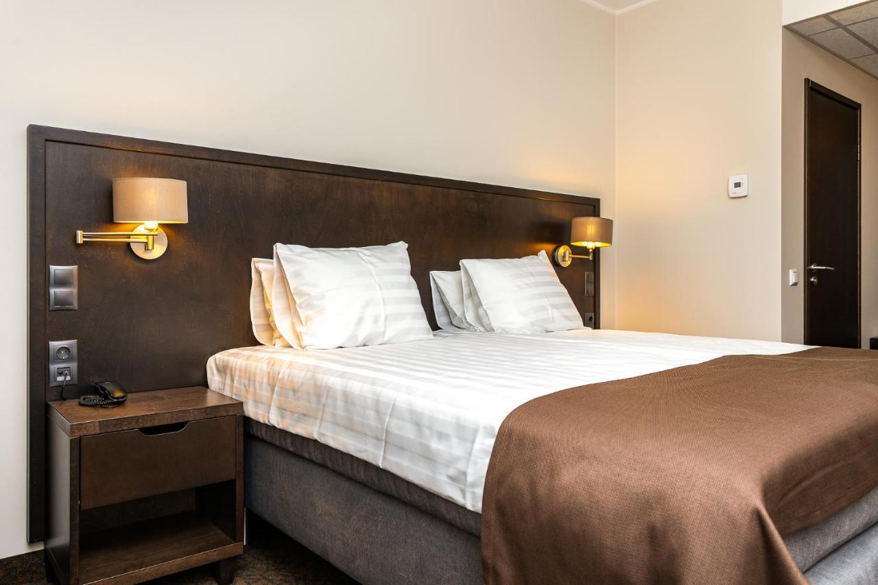Adoryal Hotell Таллин Экстерьер фото