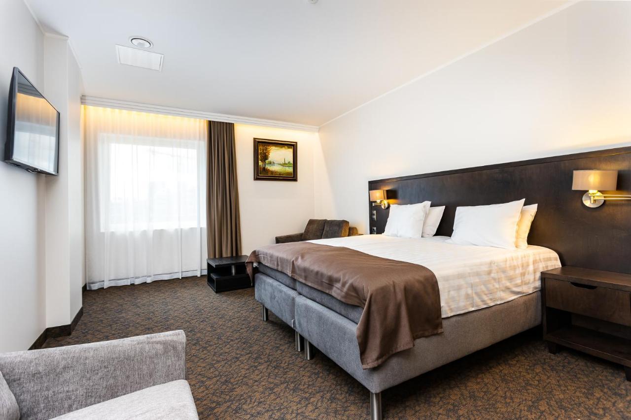 Adoryal Hotell Таллин Экстерьер фото