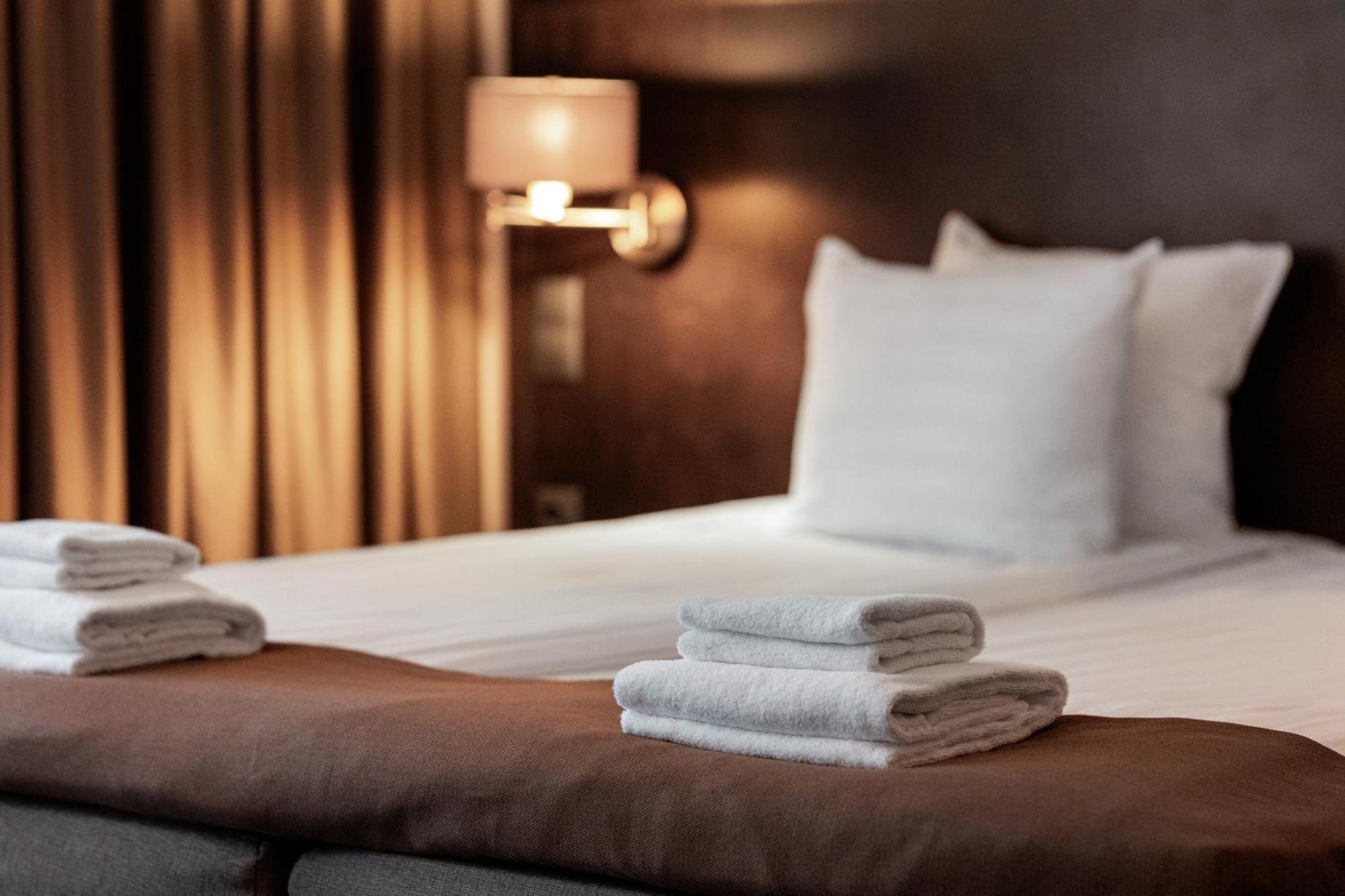 Adoryal Hotell Таллин Экстерьер фото