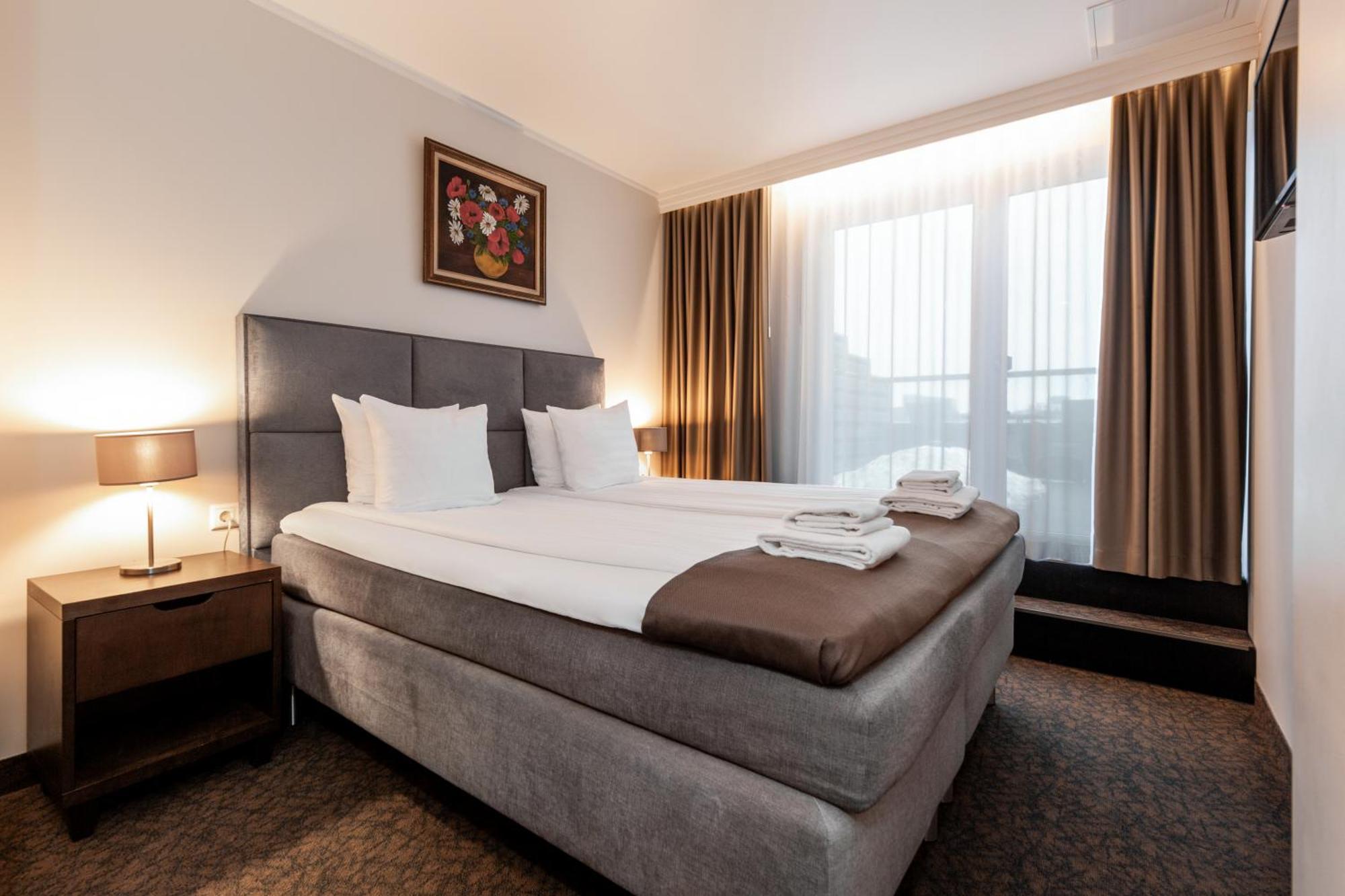 Adoryal Hotell Таллин Экстерьер фото